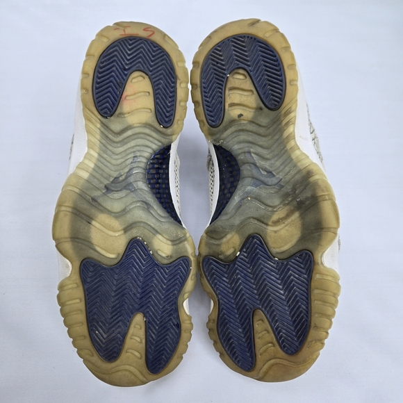 Jordan Men's White and Gray Sneakers - Picture 9 of 9